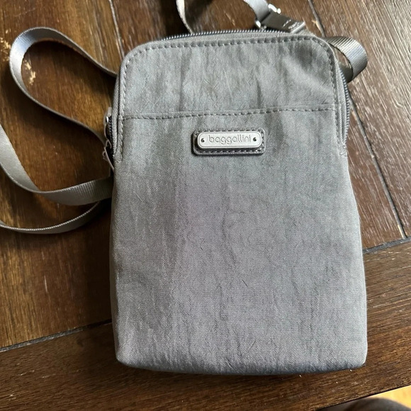 Baggallini take two cross body bag - Picture 2 of 11